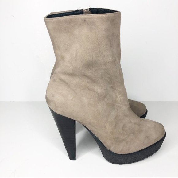 Pour La Victoire Taupe Suede Platform Booties 7 - Picture 1 of 8